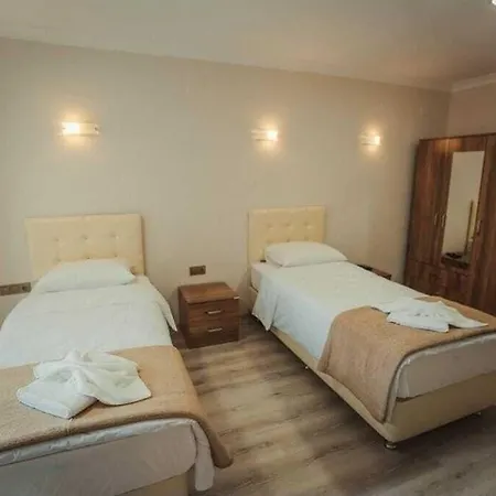 Luxor Hotel *